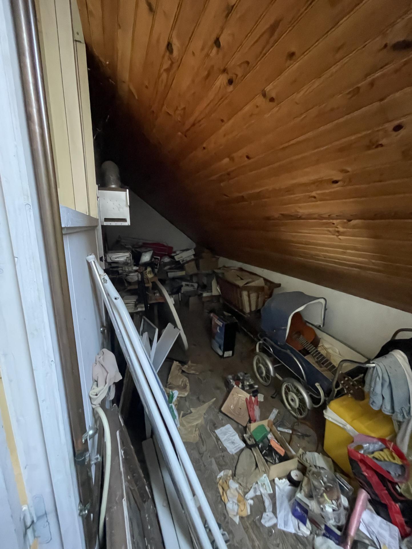 Espace de stockage permettant un agrandissement de la salle de bain