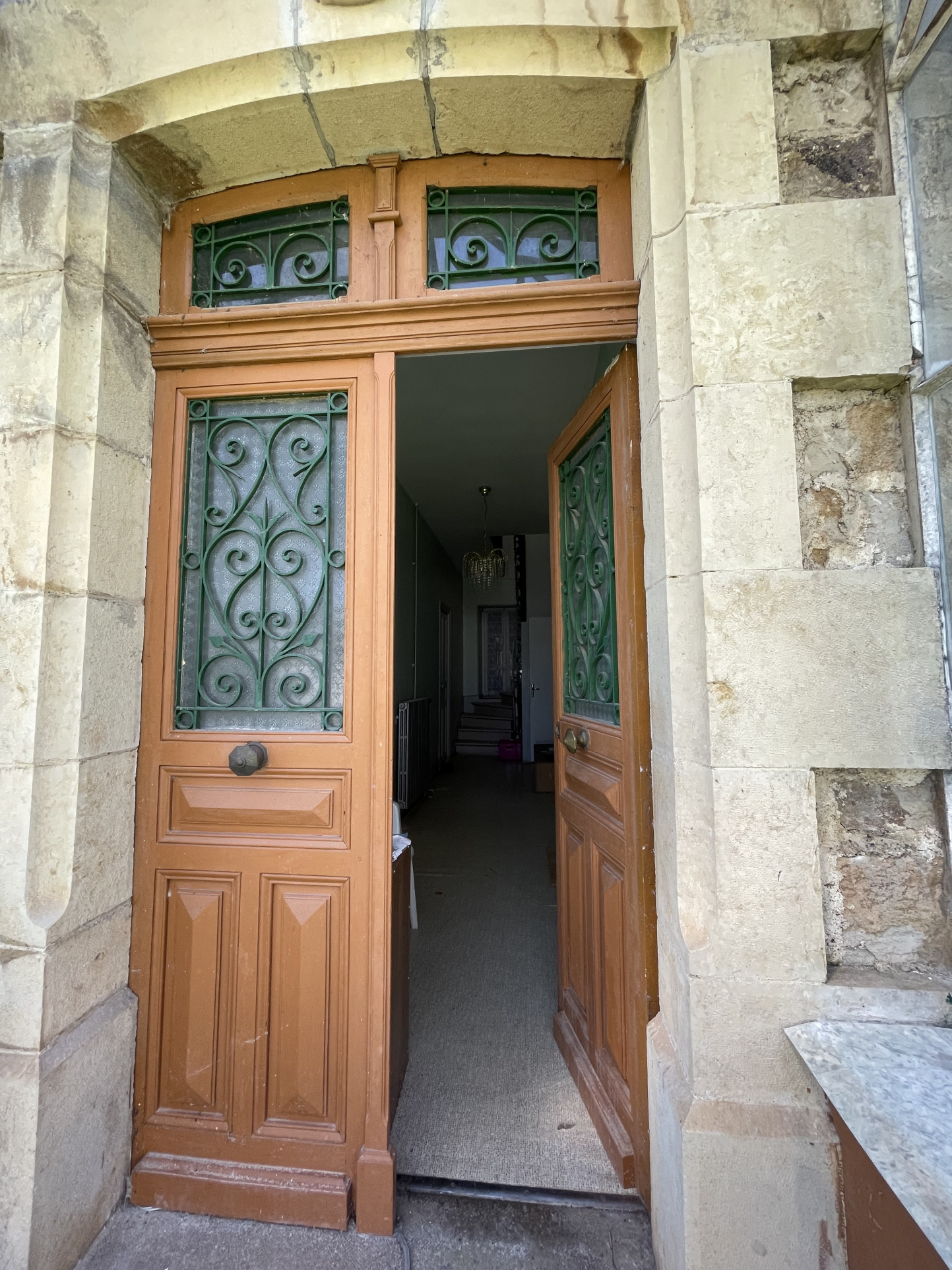 Entrée vers hall central - 10m²